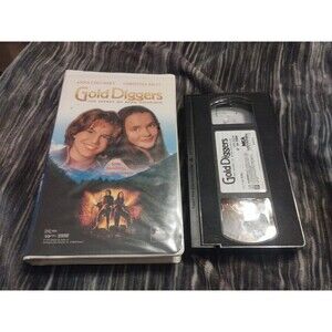 Gold Diggers - The Secret of Bear Mountain VHS 1997 Clamshell Christina Ricci